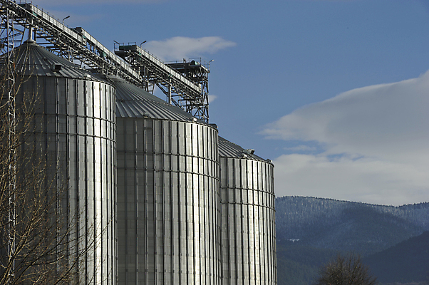 포토 JPG 해외이미지 농업 사다리 사람없음 빛 농작물 농장 상점 쓰레기통 시골 은색 큼 낟알 밀 보리 수납 골절 사일로 철강 해외202004 해외포토 산업 컬러 의학 곡류 도구 크기 파일형식 이미지허브