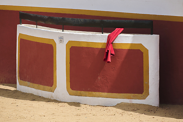 포토 JPG 해외이미지 동물 전통 남자 문화 여행 컨셉 밭 농업 포유류 자연 뿔 육류 사람없음 농장 갈색 머리 축제 가축 힘 목장 소고기 시골 반지 소 스페인 위험 굽기 황소 싸움 장면 송아지 밭일 스페인어 안달루시아 투우장 해외202004 해외포토 유럽 산업 새끼 컬러 식재료 장신구 모션 사람 신체부위 구이 생태계 투우 파일형식 이미지허브