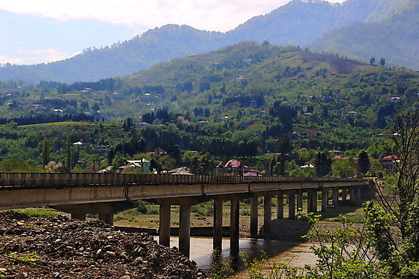 포토 JPG 해외이미지 여행 백그라운드 십자가 자연 하늘 휴가 산 파노라마 풍경 사람없음 야외 초록색 여름 강 햇빛 태양 마을 계곡 일몰 봄 숲 언덕 내추럴 절정 조지아 해외202004 해외포토 자연요소 계절 컬러 촬영기법 노을 생태계 동유럽 파일형식 이미지허브