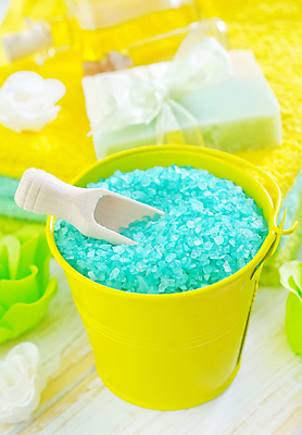 포토 JPG 해외이미지 꽃 리본 사람없음 노란색 스파 양동이 스파용품 비누 아로마테라피 스쿱 입욕소금 해외202004 해외포토 식물 컬러 위생용품 미용용품 오브젝트 소금 테라피 파일형식 이미지허브