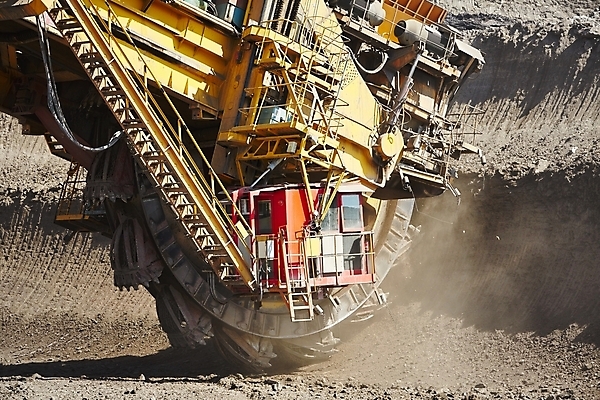 포토 JPG 해외이미지 산업 지구 포즈 모션 자연 표면 사람없음 환경 힘 기계 에너지 오픈 큼 굴착기 발굴 먼지 무거움 공학 석탄 지질학 착취 채석 해외202004 해외포토 교육 중장비 무게 크기 생태계 파일형식 이미지허브