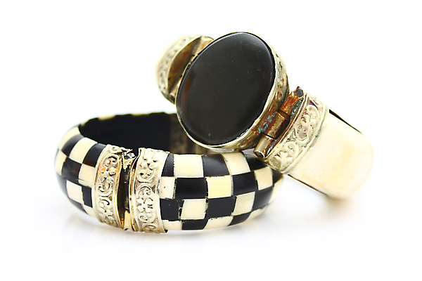 포토 JPG 해외이미지 전통 디자인 여자 패턴 장신구 팔찌 동양인 사람없음 장식 빛 유행 금속 수확 골동품 바위 흰색 시골 직물 네트워크 화려 황금 고급 우아함 닫기 은색 인도인 동쪽 내추럴 고립 엘리먼트 옛날 스타일 해외202004 해외포토 외국인 컬러 컨셉 무늬 농업 모션 재질 사람 인종 돌_바위 방향 파일형식 이미지허브