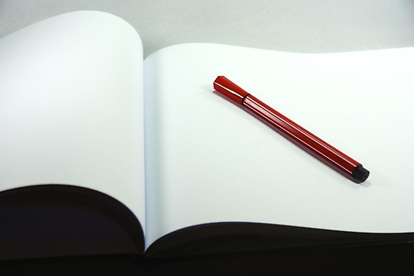 포토 JPG 해외이미지 종이 사람없음 책 컬러풀 펜 페인트 기록 그리기 스케치 그림 해외202004 해외포토 컬러 모션 미술 필기구 파일형식 이미지허브