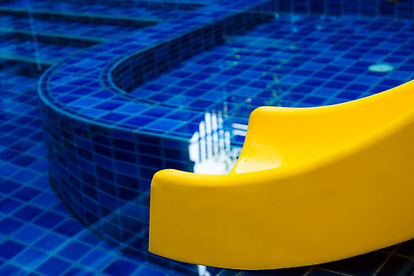 포토 JPG 해외이미지 라이프스타일 공원 행복 어린이 스포츠 가족 놀이 휴가 미소 안전 사람없음 야외 물 여름 파란색 노란색 파티 수영 젖음 흰색 떨어짐 미끄럼틀 승차 흥분 튜브 일반 남아프리카 스플래쉬 해외202004 해외포토 자연요소 계절 공공시설 감정 컬러 컨셉 관계 모션 아프리카 표정 사람 이벤트 생활 수상스포츠 놀이기구 파일형식 이미지허브