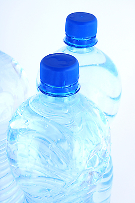 포토 JPG 해외이미지 음료 바다 지도 유리 탁자 이벤트 사람없음 물 파란색 세계 약 냉동 목욕 봄 거품 젖음 추위 흰색 신선 투명 액체 씻기 주식 시원함 갈증 분수 상쾌 그림 기회 분무기 냉각기 돌리기 잔물결 스플래쉬 해외202004 해외포토 자연요소 계절 감정 물결 컬러 가구 의학 모션 재질 금융 청결 파일형식 이미지허브