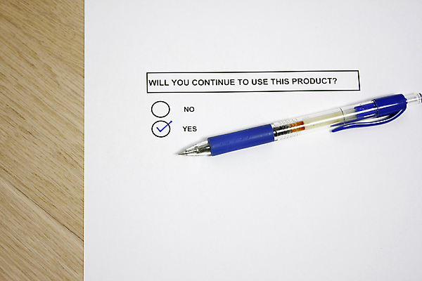 포토 JPG 해외이미지 컨셉 비즈니스 사람없음 펜 판매 금지 흰색 계획 상품 질문 고립 마케팅 설문지 해외202004 해외포토 컬러 필기구 파일형식 이미지허브