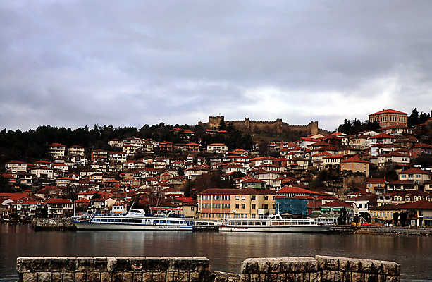 포토 JPG 해외이미지 구름 유럽 호수 자연 하늘 산 주택 파노라마 풍경 사람없음 건물 물 파란색 세계 반사 골동품 흰색 성 역사 재산 땅 언덕 폐허 타운 마케도니아 발칸반도 절정 수평선 해외202004 해외포토 자연요소 건축물 나라 컬러 촬영기법 금융 도시 생태계 파일형식 남유럽 이미지허브