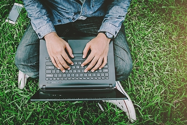 포토 JPG 해외이미지 직업 학생 라이프스타일 공원 커피 인터넷 비즈니스 통신 탁자 모바일 사람없음 노트북 스마트폰 컴퓨터 디지털 공책 업무 직장인 비즈니스맨 발표 이메일 연결 전화기 서비스 상업 온라인쇼핑 예약 단절 마케팅 성격 소셜 채팅 해외202004 해외포토 공공시설 남자 음료 가구 문구용품 생활 전자제품 핸드폰 스마트기기 쇼핑 작업 온라인 파일형식 이미지허브