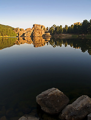 포토 JPG 해외이미지 호수 자연 아침 사람없음 물 파란색 햇빛 반사 평화 숲 명상 해외202004 해외포토 주간 자연요소 컬러 컨셉 태양 생태계 파일형식 이미지허브