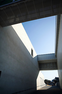 포토 JPG 주간 건축 길 백그라운드 겨울 창문 하늘 서울 풍경 사람없음 야외 건물 국내포토 자연요소 건축물 계절 한국 파일형식