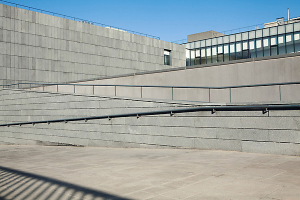 포토 JPG 주간 백그라운드 겨울 창문 서울 풍경 사람없음 야외 건물 계단 오르막 국내포토 자연요소 건축물 계절 한국 파일형식