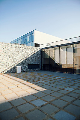 포토 JPG 주간 백그라운드 겨울 창문 서울 풍경 사람없음 야외 건물 계단 층 국내포토 자연요소 건축물 계절 한국 파일형식