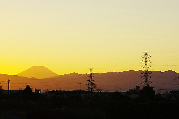 포토 JPG 주간 해외풍경 실루엣 자연 하늘 산 풍경 사람없음 야외 노을 일본 일몰 전선 전봇대 후지산 국내포토 자연요소 해외 공공시설 아시아 촬영기법 세계문화유산 생태계 파일형식