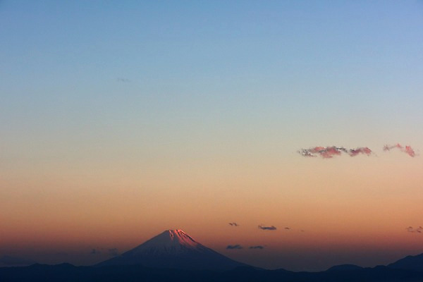 포토 JPG 주간 구름 자연현상 자연 하늘 산 풍경 사람없음 야외 노을 일몰 눈 만년설 국내포토 자연요소 날씨 생태계 파일형식
