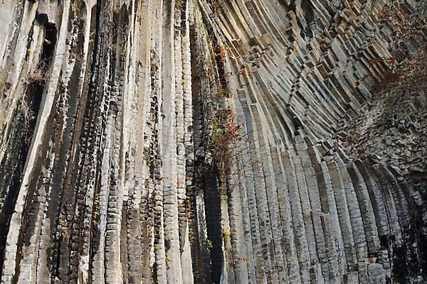 포토 JPG 주간 무늬 자연 산 풍경 사람없음 야외 일본 돌_바위 바위 화산 화산암 국내포토 자연요소 아시아 암석 생태계 파일형식