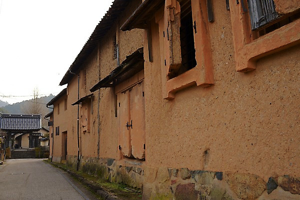 포토 JPG 주간 전통 해외풍경 건축물 일본문화 풍경 사람없음 야외 일본 원근감 빈티지 일본전통 양조장 국내포토 자연요소 동양문화 해외 건축 아시아 뷰포인트 외국문화 컨셉 파일형식