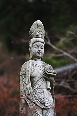 포토 JPG 주간 전통 해외풍경 건축물 조각 고건축 일본문화 석조 풍경 사람없음 야외 아웃포커스 조형물 일본 사찰 사원 불상 일본전통 돌조각 일본건축 조소 국내포토 자연요소 동양문화 해외 건축 아시아 외국문화 불교 종교건축 촬영기법 미술 동양건축 돌 파일형식