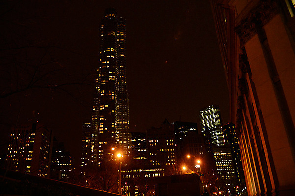 포토 JPG 해외풍경 건축물 야경 가로등 조명 아메리카 빌딩 사람없음 야외 도시풍경 고층빌딩 미국 도시 도심 뉴욕 국내포토 해외 공공시설 건축 북아메리카 풍경 건물 야간 대륙 파일형식 풍경_경치