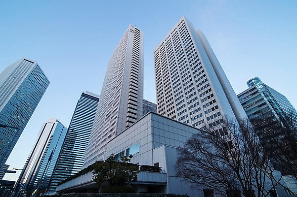 포토 JPG 주간 나무 식물 해외풍경 건축물 현대건축 로우앵글 하늘 풍경 빌딩 사람없음 야외 도시풍경 일본 고층빌딩 도시 도쿄 신주쿠 국내포토 자연요소 해외 건축 아시아 뷰포인트 건물 파일형식