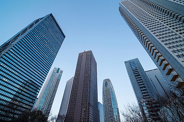 포토 JPG 주간 나무 식물 해외풍경 건축물 현대건축 로우앵글 하늘 풍경 빌딩 사람없음 야외 도시풍경 일본 고층빌딩 도시 도쿄 신주쿠 국내포토 자연요소 해외 건축 아시아 뷰포인트 건물 파일형식