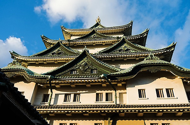 포토 JPG 주간 구름 전통 해외풍경 해외 건축물 건축 로우앵글 고건축 하늘 풍경 사람없음 야외 일본 성 일본전통 일본건축 나고야성 나고야 국내포토 자연요소 아시아 뷰포인트 동양건축 파일형식