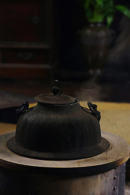 포토 JPG 전통 해외풍경 주전자 풍경 사람없음 아웃포커스 일본 빈티지 일본전통 태움 화로 시라카와마을 국내포토 해외 그릇 아시아 컨셉 주방용품 촬영기법 마을 파일형식