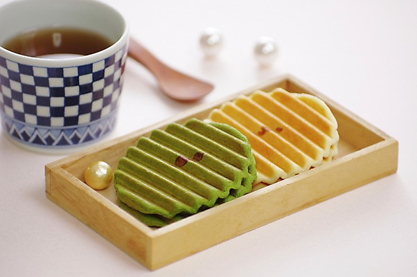 포토 JPG 접시 음료 음식 근접촬영 사람없음 아웃포커스 쿠키 숟가락 일본 차 찻잔 다도 구슬 일본전통 다과 일본음식 국내포토 전통 식기 아시아 뷰포인트 디저트 잔 촬영기법 수저 예절 파일형식