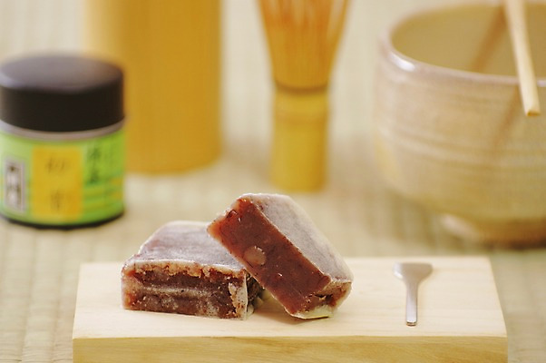 포토 JPG 전통 그릇 접시 음식 떡 근접촬영 사람없음 아웃포커스 일본 전통음식 다기 다도 일본전통 일본음식 국내포토 식기 아시아 뷰포인트 촬영기법 예절 파일형식