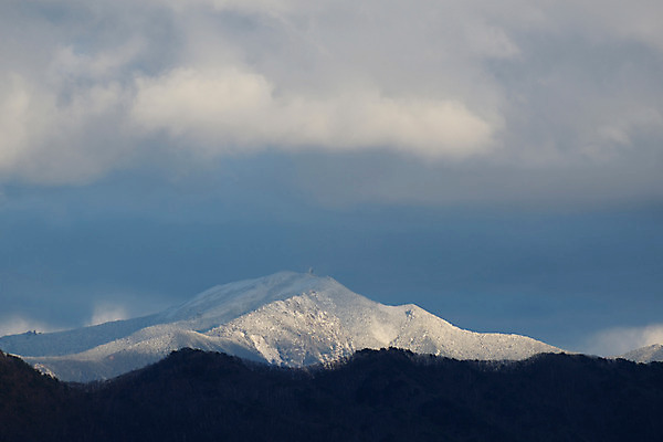 포토 JPG 주간 구름 자연 하늘 산 풍경 사람없음 야외 눈 산등성이 만년설 국내포토 자연요소 날씨 생태계 파일형식