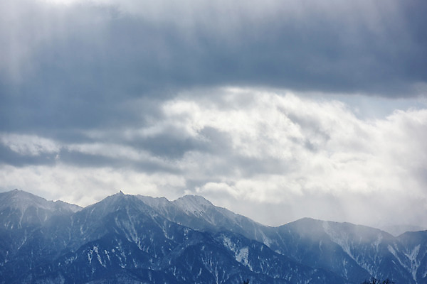 포토 JPG 주간 구름 해외풍경 자연 하늘 산 풍경 사람없음 야외 일본 눈 산등성이 국내포토 자연요소 해외 아시아 날씨 생태계 파일형식