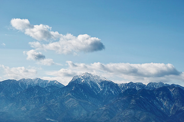 포토 JPG 주간 구름 해외풍경 자연 하늘 산 풍경 사람없음 야외 일본 눈 산등성이 국내포토 자연요소 해외 아시아 날씨 생태계 파일형식