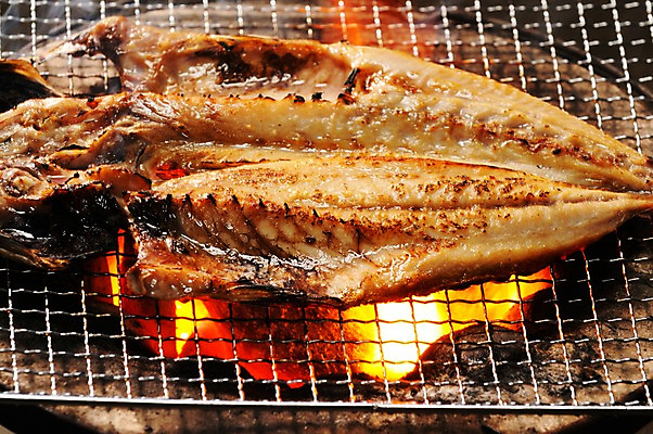 포토 JPG 음식 어류 근접촬영 사람없음 그릴 구이 생선구이 숯불 일본음식 생선포 국내포토 뷰포인트 주방용품 수중동물 생선요리 포 파일형식