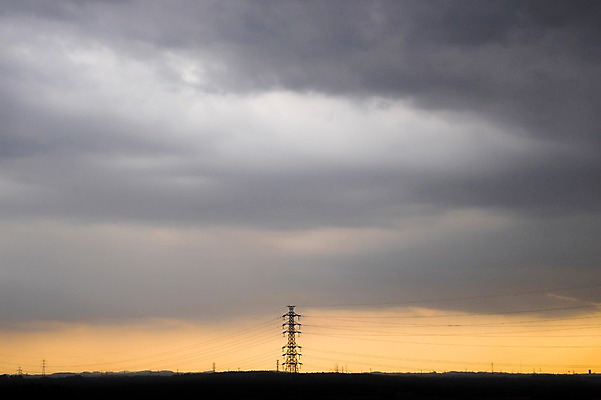 포토 JPG 구름 자연 하늘 풍경 사람없음 야외 일몰 전선 전봇대 국내포토 자연요소 공공시설 노을 생태계 파일형식