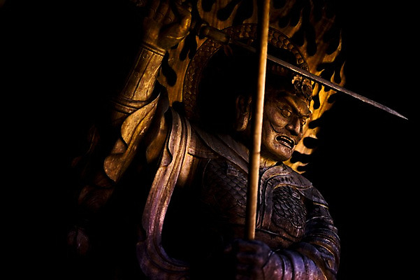 포토 JPG 종교 창 사람없음 조형물 조각상 어둠 불상 청동 국내포토 무기 불교 미술 파일형식