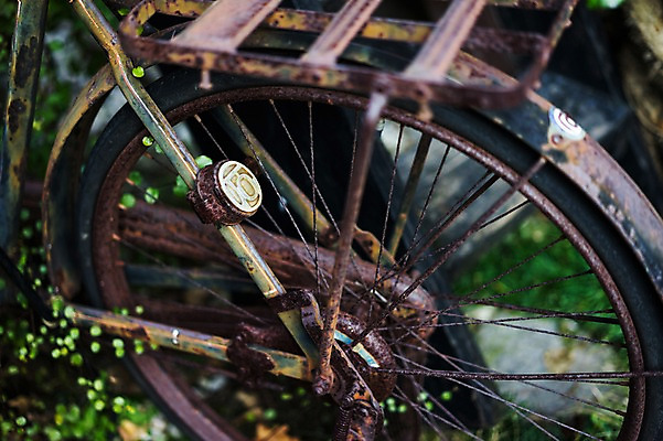 포토 JPG 육상교통 교통수단 근접촬영 사람없음 야외 아웃포커스 자전거 빈티지 바퀴 부식 타이어 국내포토 뷰포인트 교통 컨셉 촬영기법 바이크 파일형식