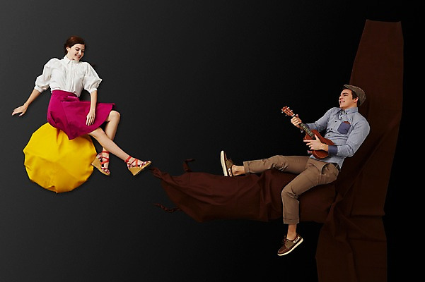 포토 JPG 스튜디오촬영 전신 서양인 외국인 나무 백인 라이프스타일 커플 여자 남자 악기 커플라이프 연주 데이트 모션 실내 들기 사람 앉기 20대 성인 두명 옆모습 하이앵글 어둠 보름달 달 우쿨렐레 청년만 성인만 국내포토 자연요소 식물 음악 뷰포인트 관계 현악기 인종 청년 내부 생활 파일형식