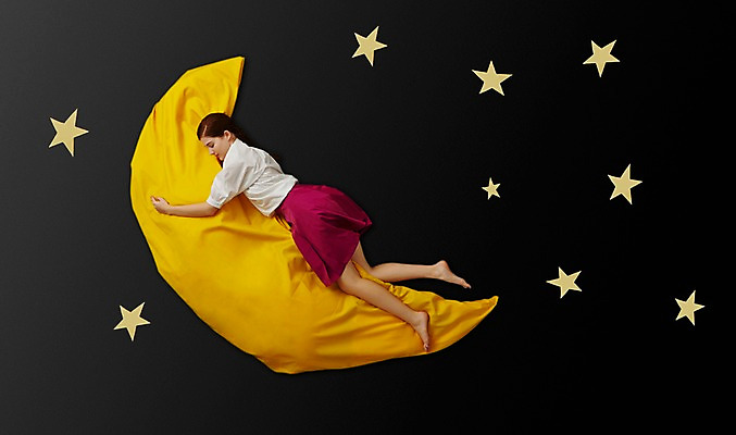 포토 JPG 스튜디오촬영 전신 서양인 외국인 우먼라이프 라이프스타일 여자 별 모션 실내 한명 사람 20대 성인 옆모습 하이앵글 눕기 달 잠 초승달 청년만 청년여자만 청년여자한명만 성인여자한명만 국내포토 자연요소 1 뷰포인트 인종 청년 내부 생활 여자만 여자한명만 성인여자만 성인만 파일형식