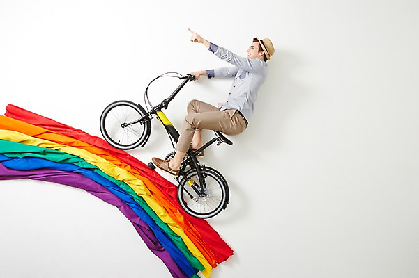 포토 JPG 스튜디오촬영 전신 서양인 외국인 모자 라이프스타일 남자 맨라이프 무지개 모션 실내 한명 사람 손짓 20대 성인 옆모습 하이앵글 자전거 가리킴 승차 청년만 청년남자만 청년남자한명만 성인남자한명만 국내포토 자연요소 1 잡화 뷰포인트 인종 청년 내부 생활 바이크 남자만 남자한명만 성인남자만 성인만 파일형식