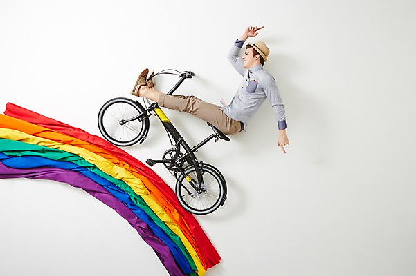 포토 JPG 스튜디오촬영 전신 서양인 외국인 모자 라이프스타일 남자 맨라이프 무지개 모션 실내 한명 사람 손짓 20대 성인 옆모습 하이앵글 자전거 승차 청년만 청년남자만 청년남자한명만 성인남자한명만 국내포토 자연요소 1 잡화 뷰포인트 인종 청년 내부 생활 바이크 남자만 남자한명만 성인남자만 성인만 파일형식