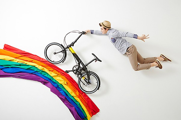 포토 JPG 스튜디오촬영 전신 서양인 외국인 모자 라이프스타일 남자 맨라이프 무지개 모션 실내 한명 사람 20대 성인 옆모습 하이앵글 자전거 잡기 청년만 청년남자만 청년남자한명만 성인남자한명만 국내포토 자연요소 1 잡화 뷰포인트 인종 청년 내부 생활 바이크 남자만 남자한명만 성인남자만 성인만 파일형식