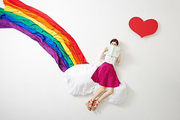 포토 JPG 스튜디오촬영 전신 서양인 외국인 구름 우먼라이프 라이프스타일 여자 무지개 모션 실내 한명 들기 사람 앉기 20대 성인 앞모습 책 하이앵글 하트 청년만 청년여자만 청년여자한명만 성인여자한명만 국내포토 자연요소 모양 1 뷰포인트 인종 청년 내부 생활 여자만 여자한명만 성인여자만 성인만 파일형식