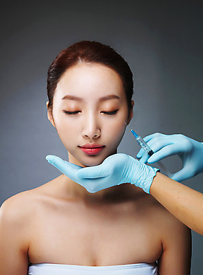 포토 JPG 스튜디오촬영 우먼라이프 라이프스타일 여자 모션 실내 주사기 한명 들기 사람 손짓 상반신 20대 성인 앞모습 신체부위 뷰티 눈감음 한국인 변화 성형수술 수술장갑 과정 시술 의료성형뷰티 청년만 청년여자만 청년여자한명만 성인여자한명만 국내포토 1 뷰포인트 장갑 컨셉 의료기기 동양인 청년 내부 생활 수술 여자만 여자한명만 성인여자만 성인만 파일형식