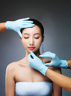 포토 JPG 스튜디오촬영 우먼라이프 라이프스타일 손 여자 모션 실내 주사기 한명 들기 사람 손짓 상반신 20대 성인 앞모습 신체부위 뷰티 눈감음 한국인 변화 성형수술 과정 시술 의료성형뷰티 청년만 국내포토 1 뷰포인트 컨셉 의료기기 동양인 청년 내부 생활 수술 성인만 파일형식