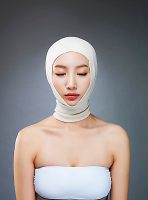 포토 JPG 스튜디오촬영 우먼라이프 라이프스타일 여자 모션 실내 한명 사람 상반신 20대 성인 앞모습 뷰티 눈감음 한국인 수술 변화 성형수술 붕대 과정 의료성형뷰티 청년만 청년여자만 청년여자한명만 성인여자한명만 국내포토 1 뷰포인트 컨셉 의학 동양인 청년 내부 생활 치료 여자만 여자한명만 성인여자만 성인만 파일형식