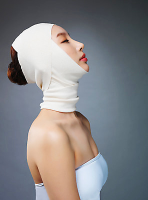 포토 JPG 스튜디오촬영 우먼라이프 라이프스타일 여자 모션 실내 한명 사람 상반신 20대 성인 옆모습 뷰티 눈감음 한국인 수술 변화 성형수술 붕대 과정 의료성형뷰티 청년만 청년여자만 청년여자한명만 성인여자한명만 국내포토 1 뷰포인트 컨셉 의학 동양인 청년 내부 생활 치료 여자만 여자한명만 성인여자만 성인만 파일형식