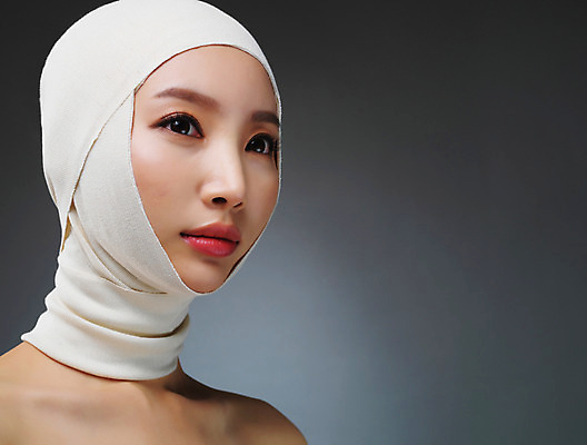 포토 JPG 스튜디오촬영 우먼라이프 라이프스타일 응시 여자 모션 실내 한명 사람 상반신 20대 성인 앞모습 뷰티 한국인 수술 변화 성형수술 붕대 과정 의료성형뷰티 청년만 청년여자만 청년여자한명만 성인여자한명만 국내포토 1 시선 뷰포인트 컨셉 의학 동양인 청년 내부 생활 치료 여자만 여자한명만 성인여자만 성인만 파일형식