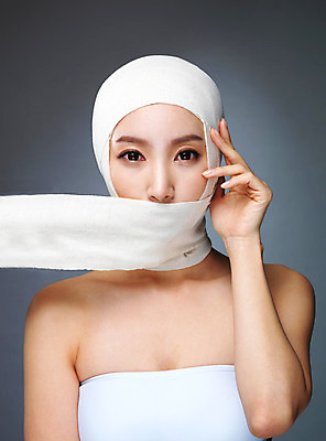 포토 JPG 스튜디오촬영 우먼라이프 라이프스타일 여자 모션 실내 한명 사람 손짓 상반신 20대 성인 앞모습 뷰티 한국인 수술 변화 성형수술 붕대 과정 감싸기 풀기 의료성형뷰티 청년만 청년여자만 청년여자한명만 성인여자한명만 국내포토 1 뷰포인트 컨셉 의학 동양인 청년 내부 생활 치료 여자만 여자한명만 성인여자만 성인만 파일형식