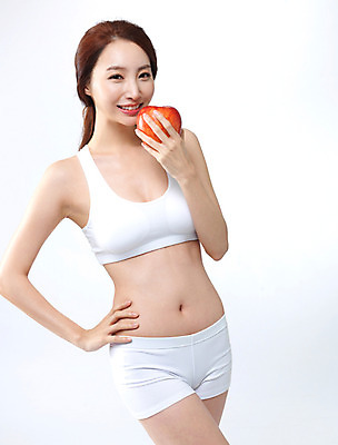포토 JPG 스튜디오촬영 우먼라이프 라이프스타일 여자 허리손 다이어트 과일 모션 성공 실내 건강 한명 서기 미소 들기 사람 상반신 20대 성인 앞모습 운동복 뷰티 기쁨 한국인 변화 사과 만족 의료성형뷰티 청년만 청년여자만 청년여자한명만 성인여자한명만 국내포토 1 옷 감정 뷰포인트 포즈 컨셉 표정 동양인 청년 내부 생활 여자만 여자한명만 성인여자만 성인만 파일형식