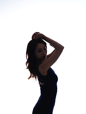 포토 JPG 스튜디오촬영 우먼라이프 라이프스타일 원피스 여자 실루엣 모션 실내 한명 서기 사람 손짓 상반신 20대 성인 옆모습 뷰티 섹시 한국인 우아함 역광 의료성형뷰티 청년만 청년여자만 청년여자한명만 성인여자한명만 국내포토 1 옷 뷰포인트 컨셉 촬영기법 동양인 청년 내부 생활 여자만 여자한명만 성인여자만 성인만 파일형식