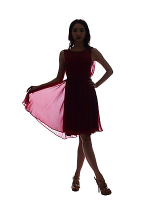 포토 JPG 스튜디오촬영 전신 우먼라이프 라이프스타일 원피스 여자 실루엣 허리손 모션 실내 한명 서기 사람 20대 성인 앞모습 뷰티 섹시 한국인 우아함 역광 의료성형뷰티 청년만 청년여자만 청년여자한명만 성인여자한명만 국내포토 1 옷 뷰포인트 포즈 컨셉 촬영기법 동양인 청년 내부 생활 여자만 여자한명만 성인여자만 성인만 파일형식